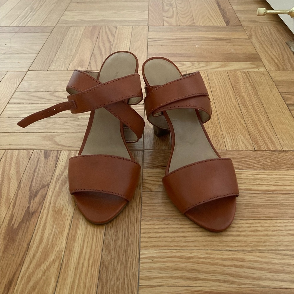 Leather Banana Republic sandals